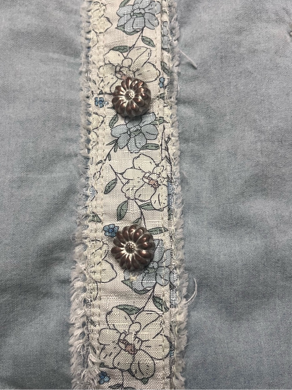 POL Boho Patchwork Oversized Lightweight Hooded Jacket in Denim and Floral. - Picture 6 of 8